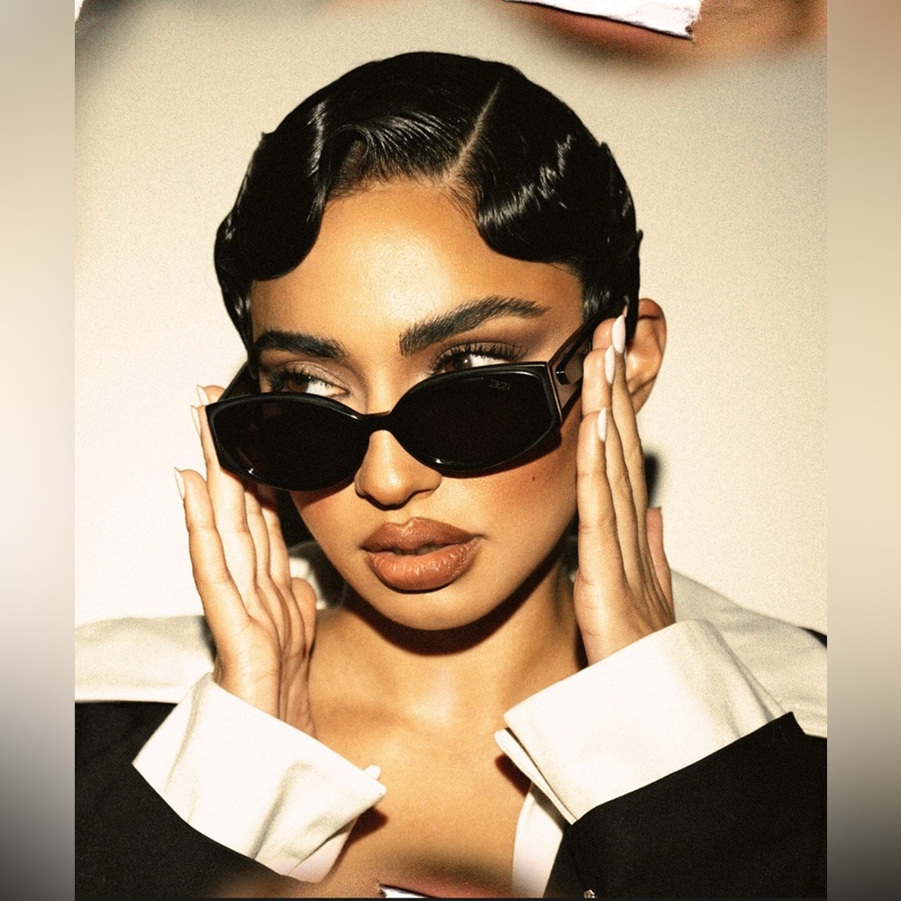 Dezi Perrona Black Sunglasses 🖤✨